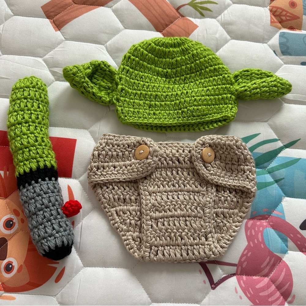 Knitted Yoda Outfit